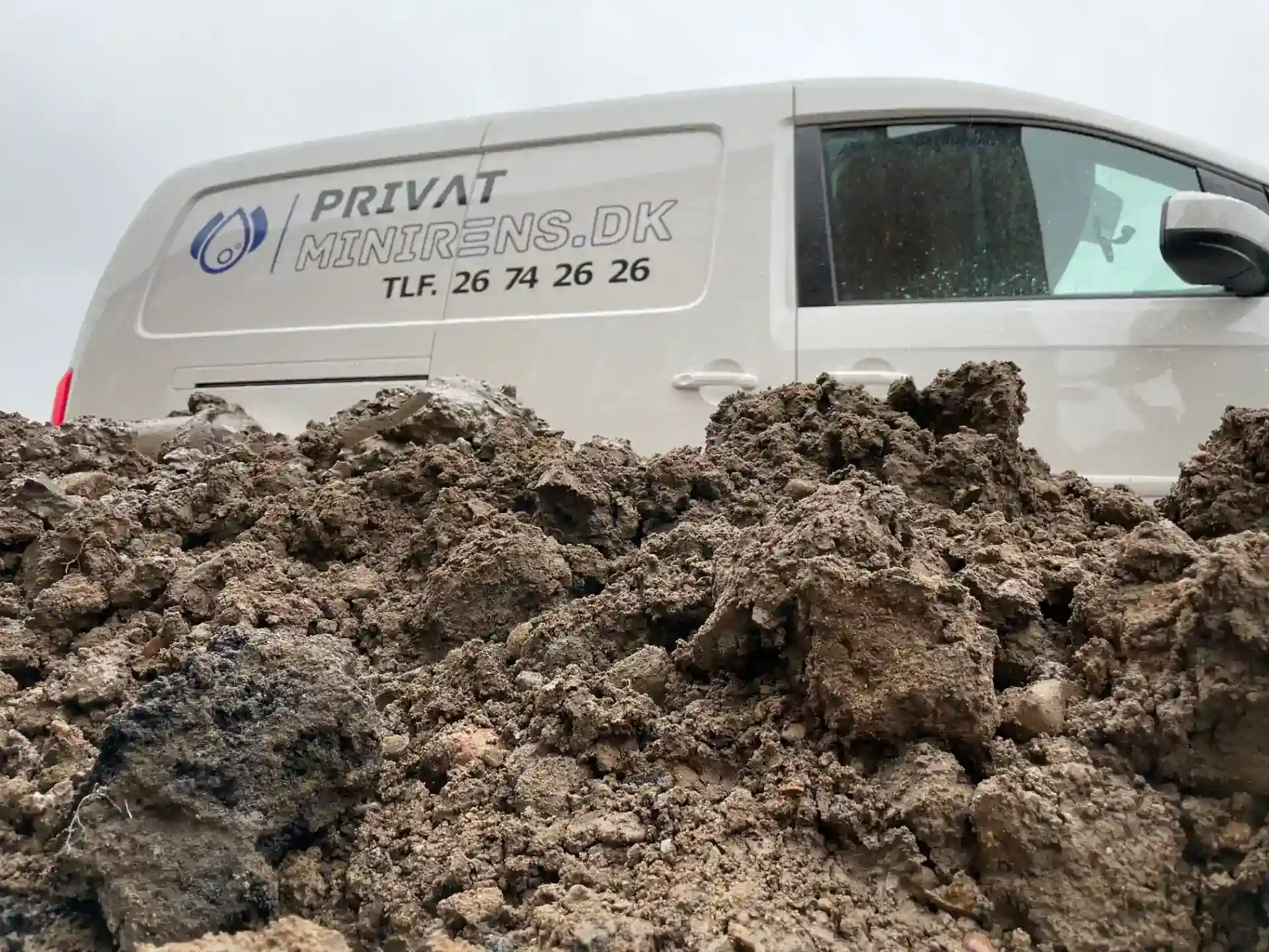 Støtte til privat minirens, jord og skadedyrsbekæmpelse - hurtig service.